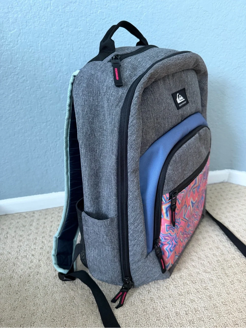 Quiksilver Gray Schoolie Cooler Backpack & Pink Patterned Pocket Laptop Sleeve